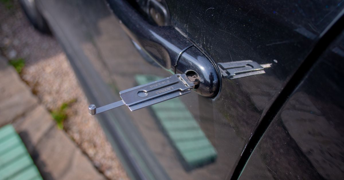 locksmith service technician — Trusted Key Locksmith