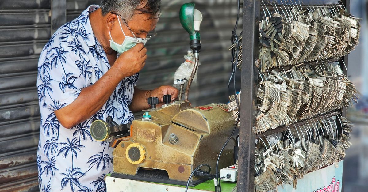 locksmith shop keys — Trusted Key Locksmith