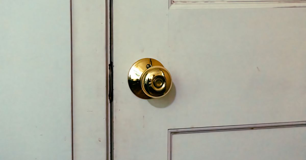 Signs It's Time for Door Knob Lock Replacement — Trusted Key Locksmith